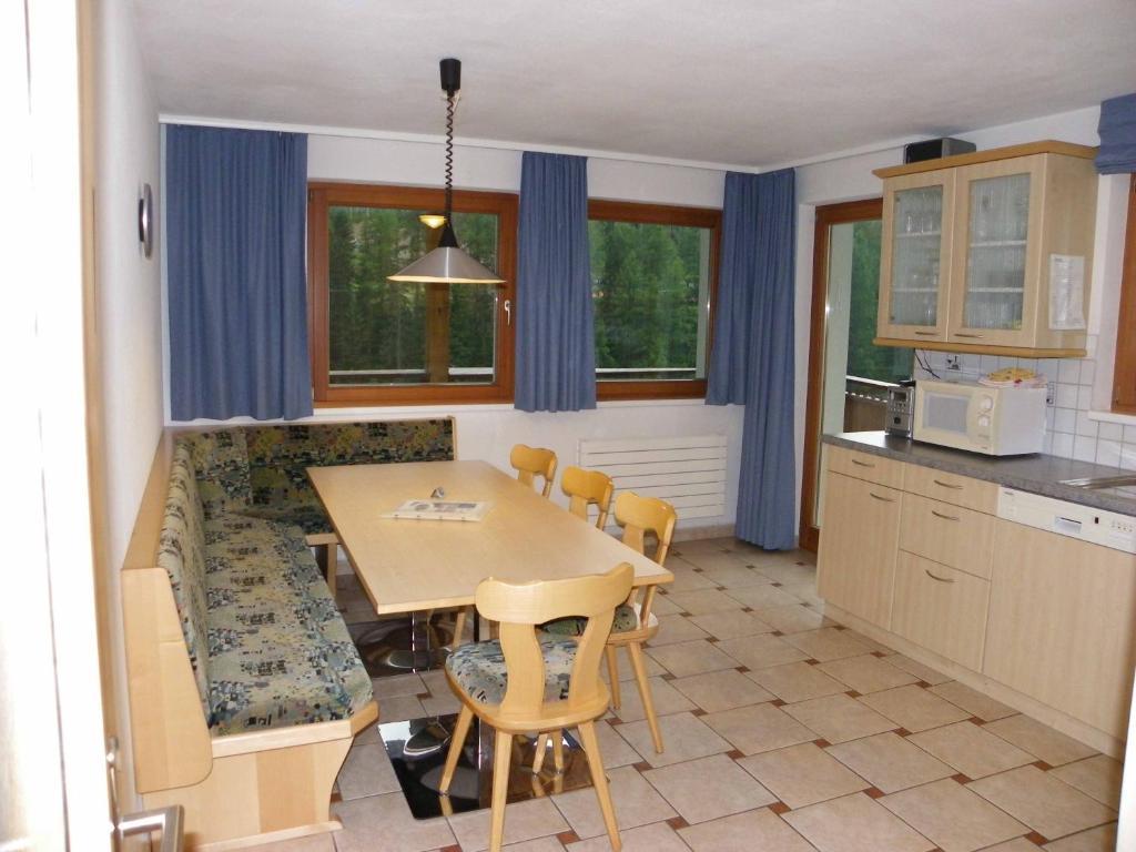Chasa Vaidum Apartman Samnaun Szoba fotó
